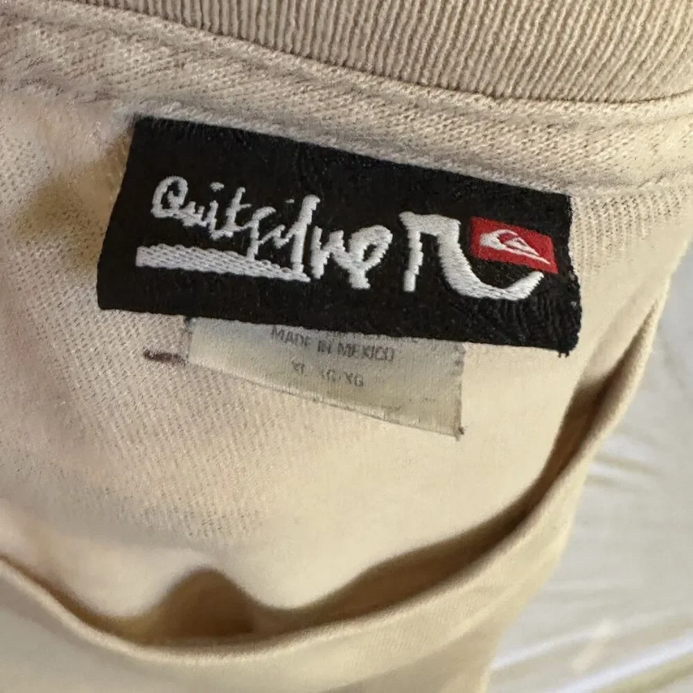 Quiksilver Tan T-Shirt - Y2K Vintage